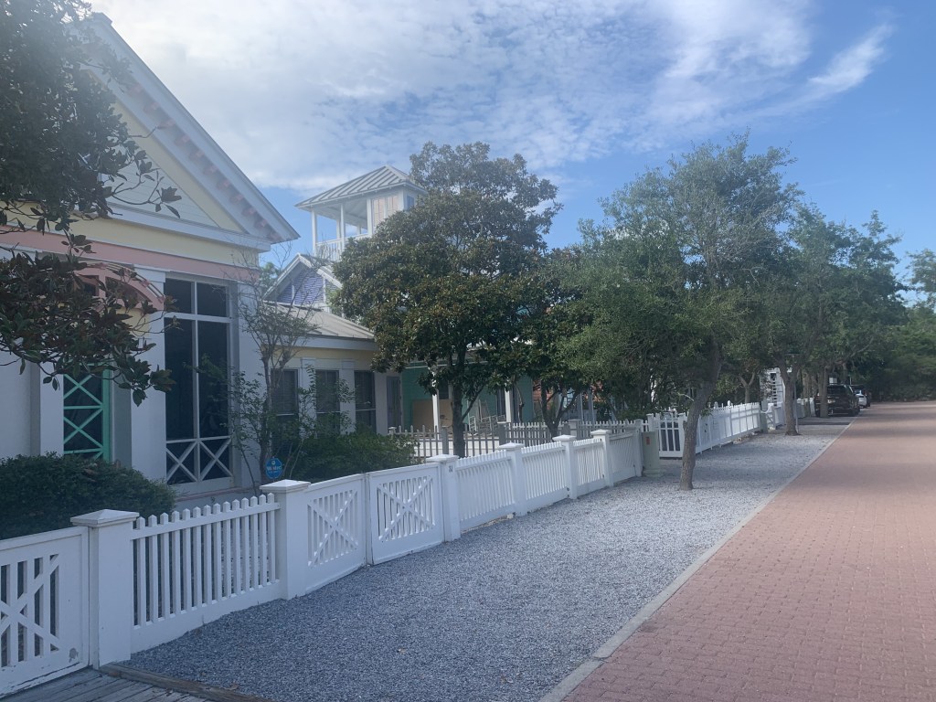 シーサイド – 映画「The Truman Show」の舞台となった美しい街